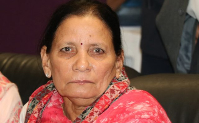 प्रचण्ड पत्नी सीता अस्पताल भर्ना, आईसीयूमा उपचार हुँदै « Clickmandu
