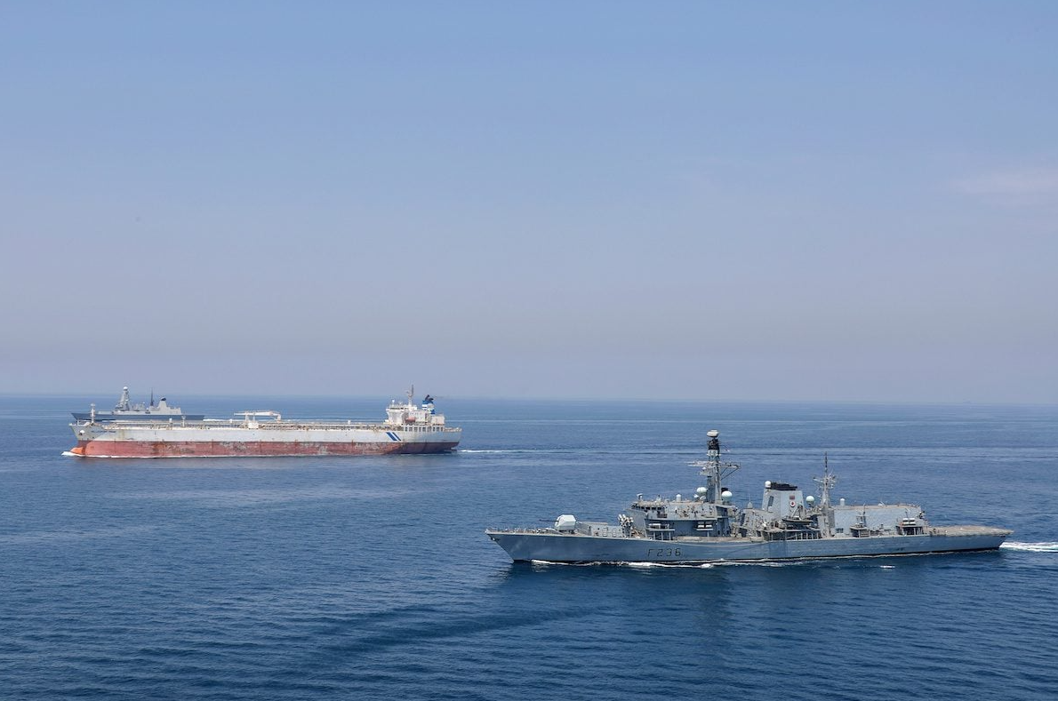 इरान युद्धका कारण समुद्री बिमा कम्पनीहरू युद्ध जोखिम कभरेज रद्द गर्दै, तेल ढुवानी दर बढ्ने